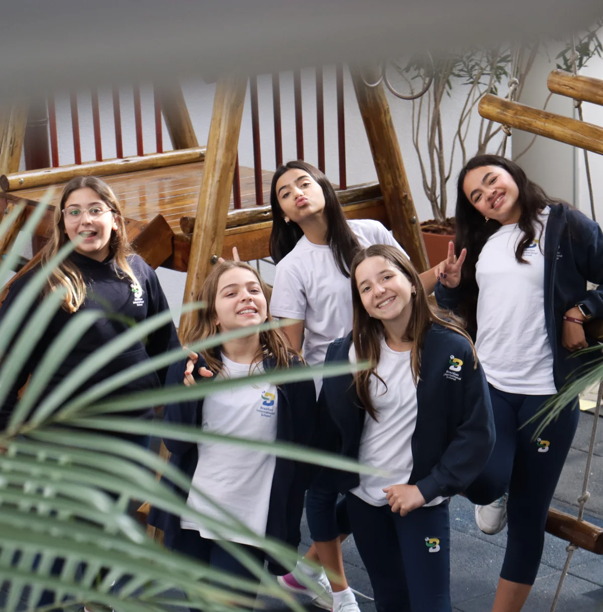 Faz parte de um grupo global de educação que coloca o aprendizado em primeiro lugar